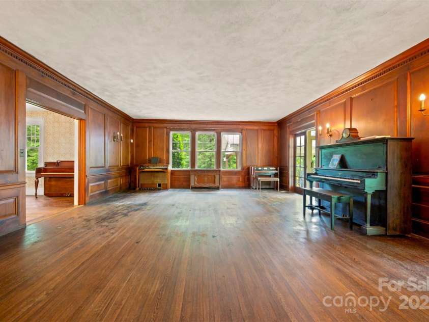 93 Villa Barbara Lane, Tryon, NC 28782.  MLS# CAR4260779, YatesRealty ID 2101. 