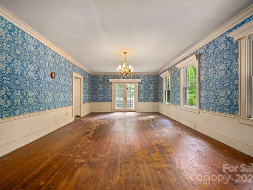 93 Villa Barbara Lane, Tryon, NC 28782.  MLS# CAR4260779, YatesRealty ID 2101. 