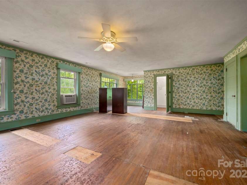 93 Villa Barbara Lane, Tryon, NC 28782.  MLS# CAR4260779, YatesRealty ID 2101. 