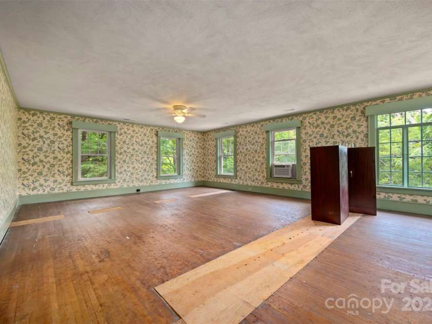 93 Villa Barbara Lane, Tryon, NC 28782.  MLS# CAR4260779, YatesRealty ID 2101. 