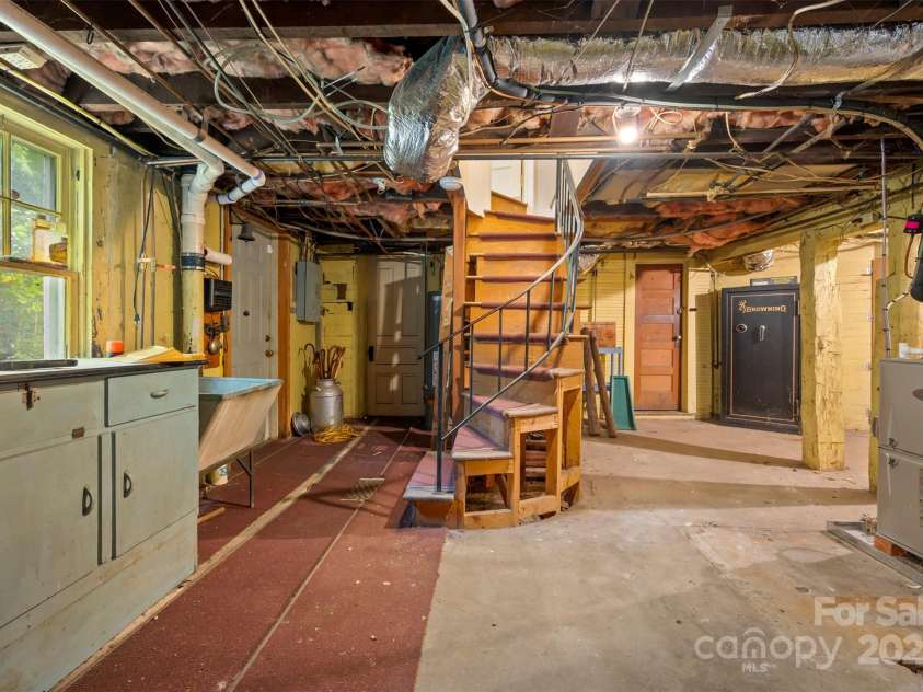 93 Villa Barbara Lane, Tryon, NC 28782.  MLS# CAR4260779, YatesRealty ID 2101. 