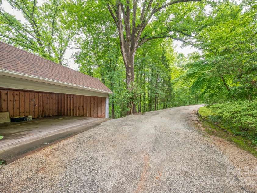 93 Villa Barbara Lane, Tryon, NC 28782.  MLS# CAR4260779, YatesRealty ID 2101. 