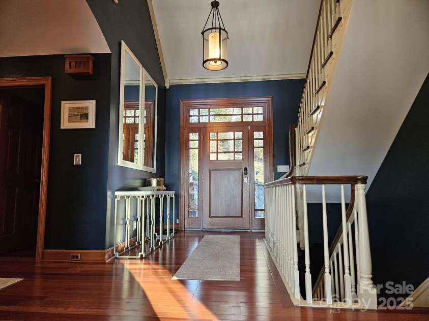 990 19th Avenue, Hickory, NC 28601.  MLS# CAR4212243, YatesRealty ID 2101. 