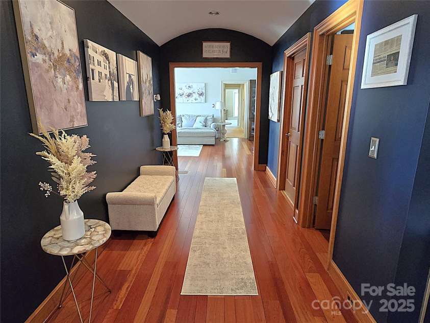 990 19th Avenue, Hickory, NC 28601.  MLS# CAR4212243, YatesRealty ID 2101. 