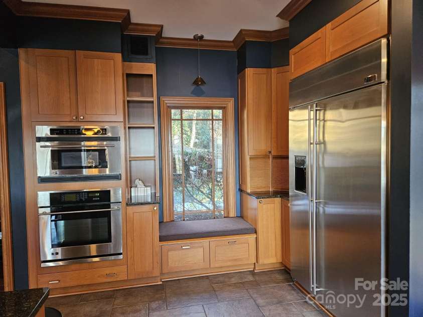 990 19th Avenue, Hickory, NC 28601.  MLS# CAR4212243, YatesRealty ID 2101. 