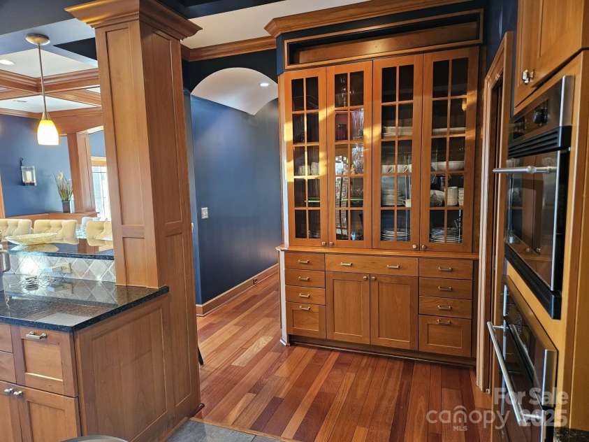 990 19th Avenue, Hickory, NC 28601.  MLS# CAR4212243, YatesRealty ID 2101. 