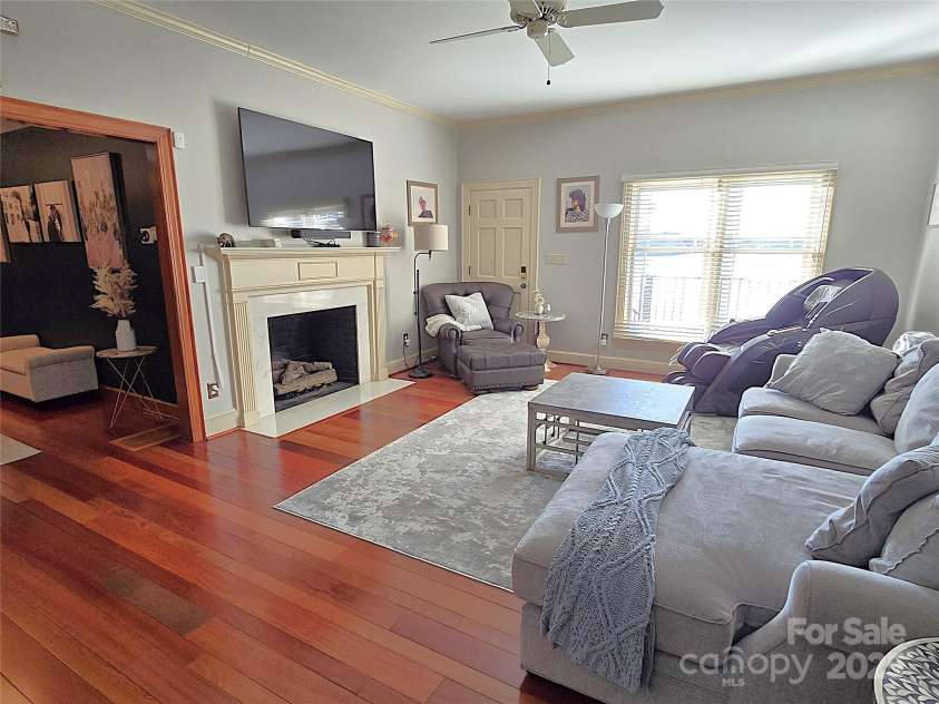 990 19th Avenue, Hickory, NC 28601.  MLS# CAR4212243, YatesRealty ID 2101. 