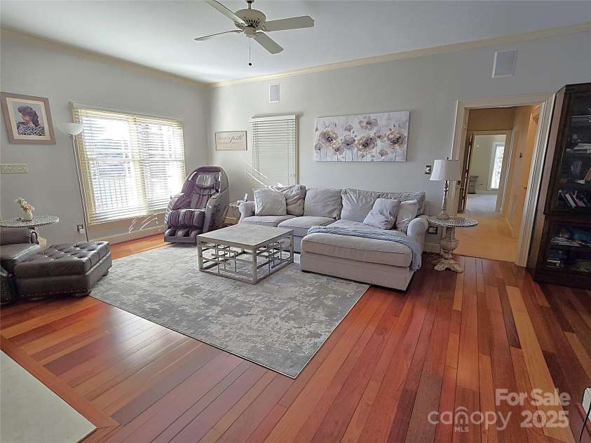 990 19th Avenue, Hickory, NC 28601.  MLS# CAR4212243, YatesRealty ID 2101. 