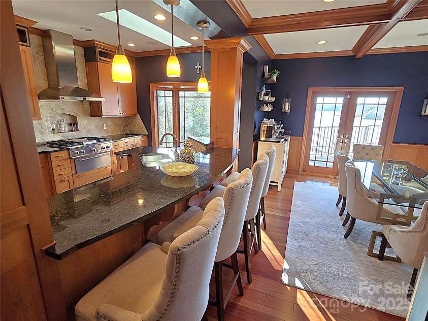 990 19th Avenue, Hickory, NC 28601.  MLS# CAR4212243, YatesRealty ID 2101. 