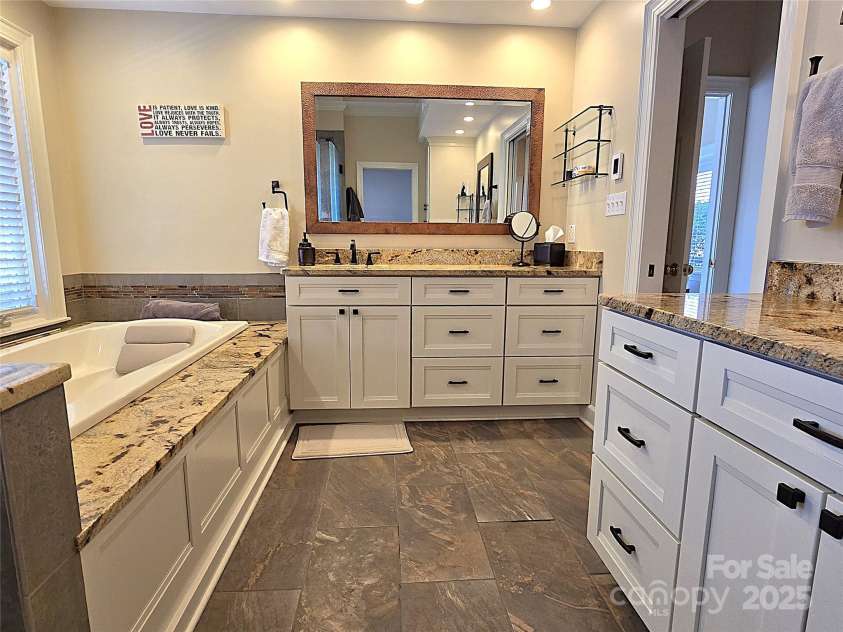 990 19th Avenue, Hickory, NC 28601.  MLS# CAR4212243, YatesRealty ID 2101. 