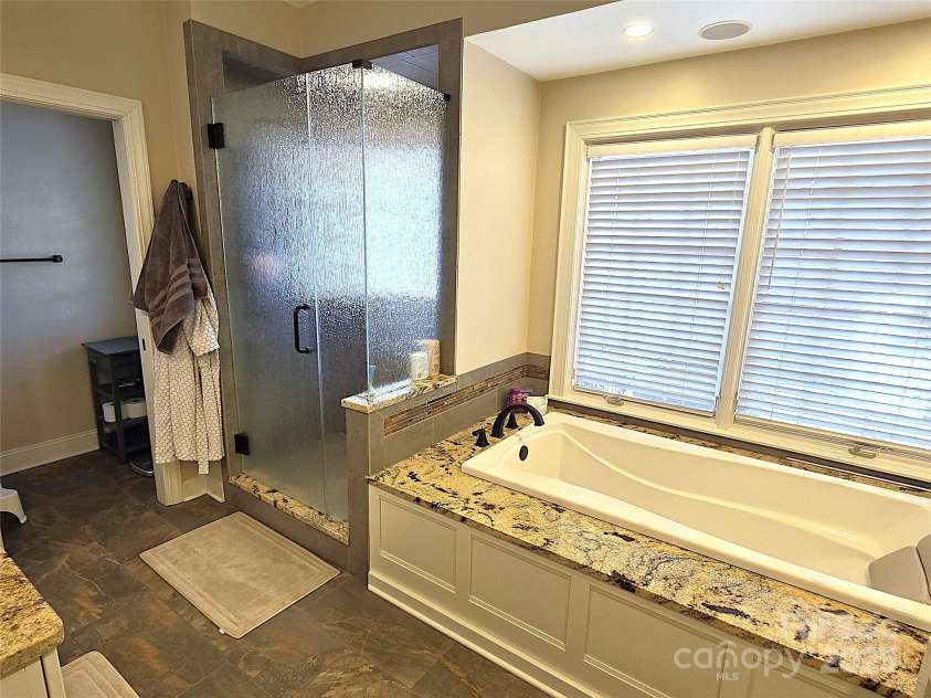 990 19th Avenue, Hickory, NC 28601.  MLS# CAR4212243, YatesRealty ID 2101. 