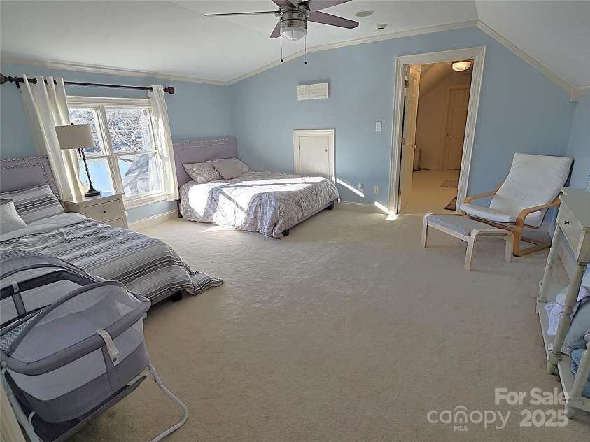 990 19th Avenue, Hickory, NC 28601.  MLS# CAR4212243, YatesRealty ID 2101. 