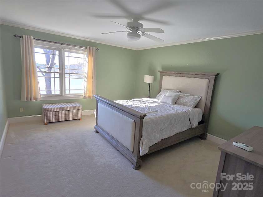 990 19th Avenue, Hickory, NC 28601.  MLS# CAR4212243, YatesRealty ID 2101. 