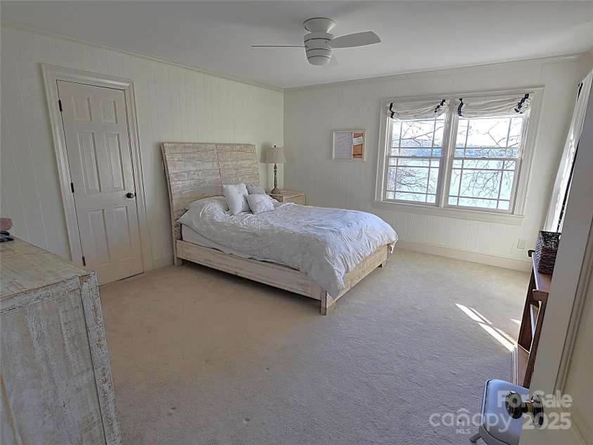 990 19th Avenue, Hickory, NC 28601.  MLS# CAR4212243, YatesRealty ID 2101. 