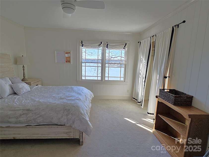 990 19th Avenue, Hickory, NC 28601.  MLS# CAR4212243, YatesRealty ID 2101. 