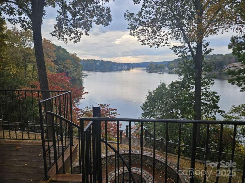 990 19th Avenue, Hickory, NC 28601.  MLS# CAR4212243, YatesRealty ID 2101. 