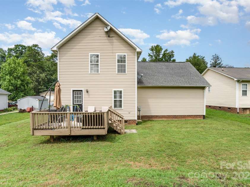 2040 Brantley Creek Drive, Kannapolis, NC 28083.  MLS# CAR4286622, YatesRealty ID 21011. Backyard.