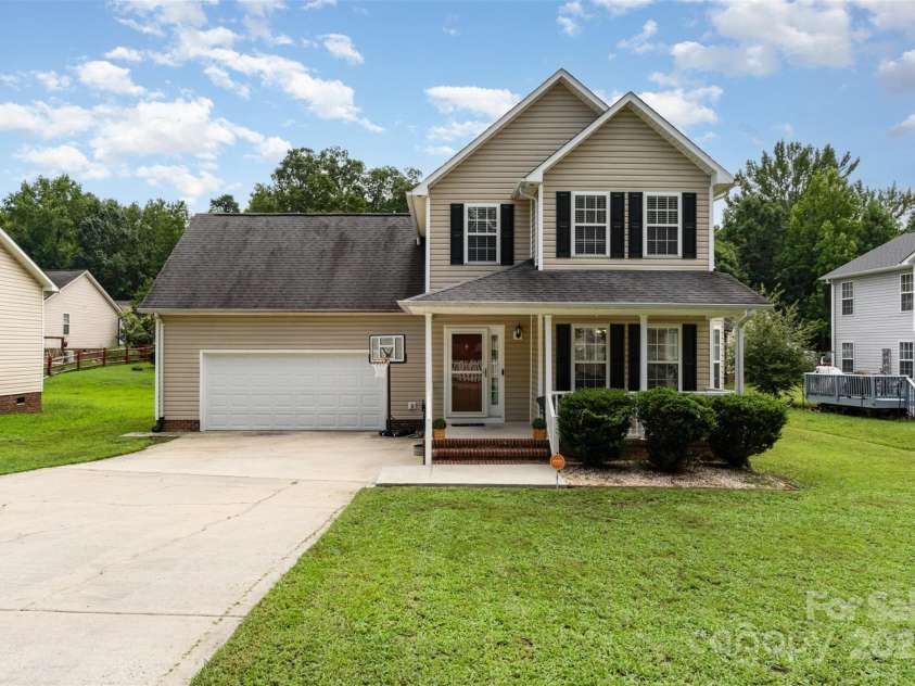 2040 Brantley Creek Drive, Kannapolis, NC 28083.  MLS# CAR4286622, YatesRealty ID 21011. Welcome home!