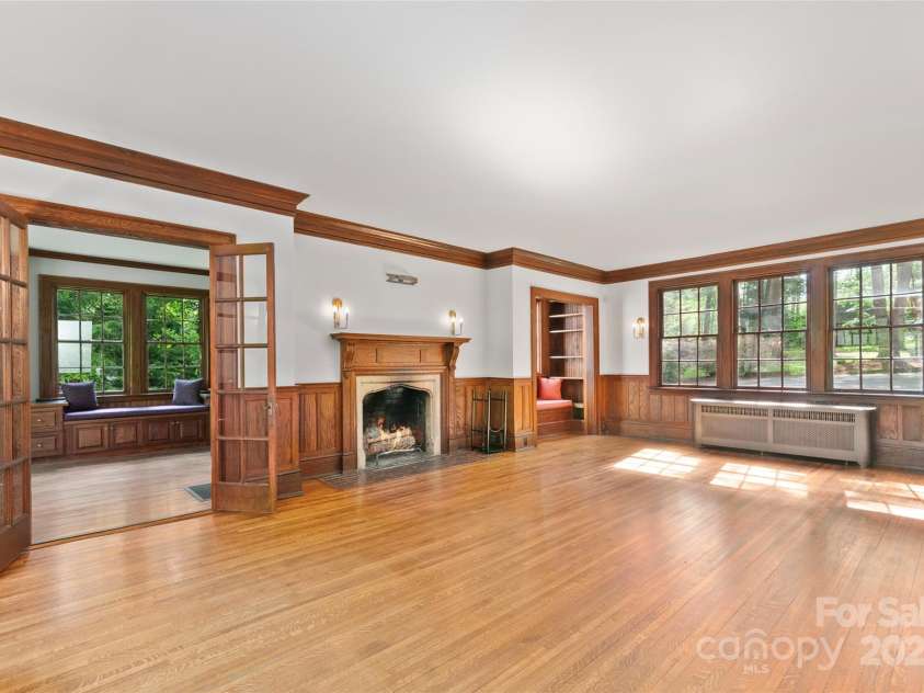 30 Cedarcliff Road, Asheville, NC 28803.  MLS# CAR4129341, YatesRealty ID 21012. 