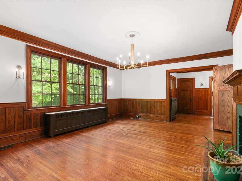 30 Cedarcliff Road, Asheville, NC 28803.  MLS# CAR4129341, YatesRealty ID 21012. 