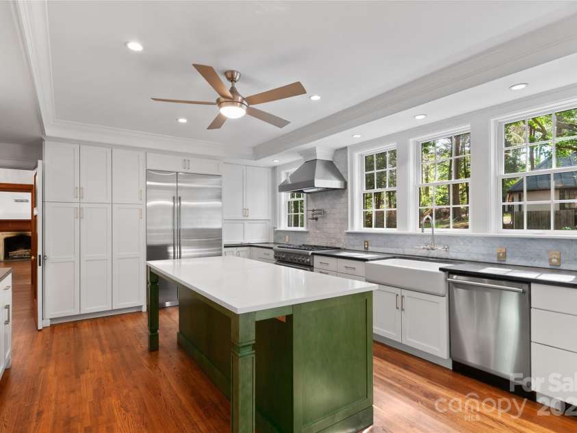 30 Cedarcliff Road, Asheville, NC 28803.  MLS# CAR4129341, YatesRealty ID 21012. 