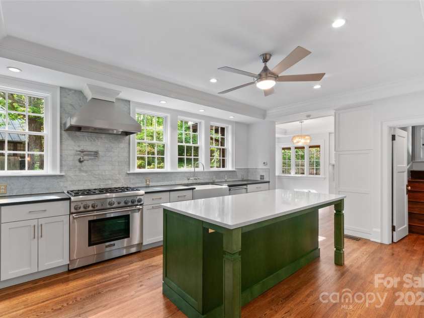 30 Cedarcliff Road, Asheville, NC 28803.  MLS# CAR4129341, YatesRealty ID 21012. 