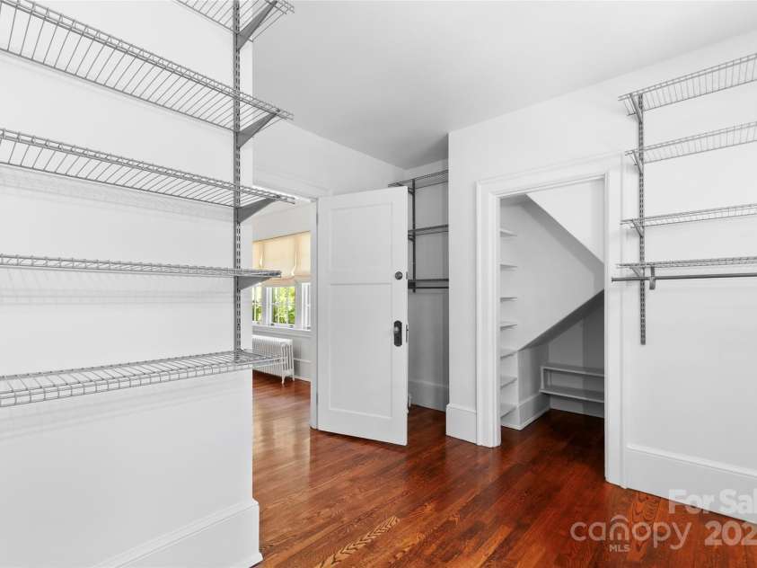 30 Cedarcliff Road, Asheville, NC 28803.  MLS# CAR4129341, YatesRealty ID 21012. 