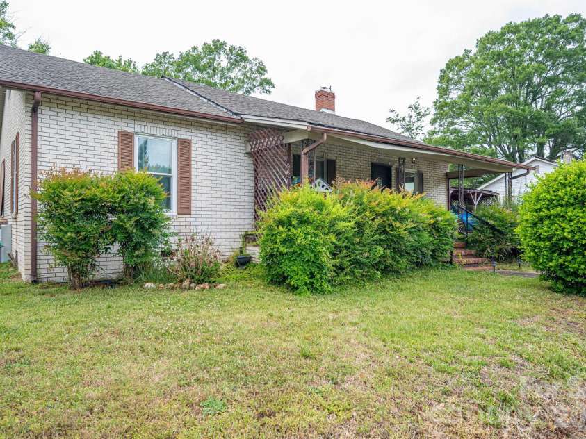 101 Huss Avenue, Cherryville, NC 28021.  MLS# CAR4378951, YatesRealty ID 21013. 