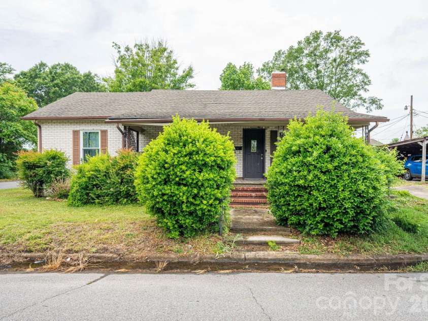 101 Huss Avenue, Cherryville, NC 28021.  MLS# CAR4378951, YatesRealty ID 21013. 