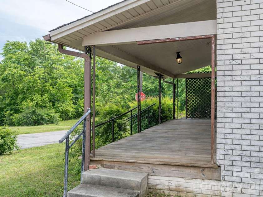 101 Huss Avenue, Cherryville, NC 28021.  MLS# CAR4378951, YatesRealty ID 21013. 