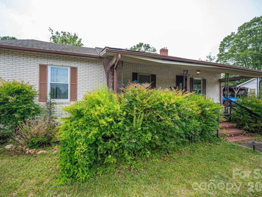101 Huss Avenue, Cherryville, NC 28021.  MLS# CAR4378951, YatesRealty ID 21013. 
