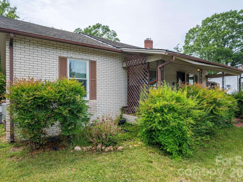 101 Huss Avenue, Cherryville, NC 28021.  MLS# CAR4378951, YatesRealty ID 21013. 