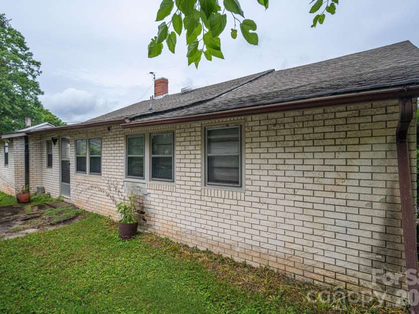101 Huss Avenue, Cherryville, NC 28021.  MLS# CAR4378951, YatesRealty ID 21013. 