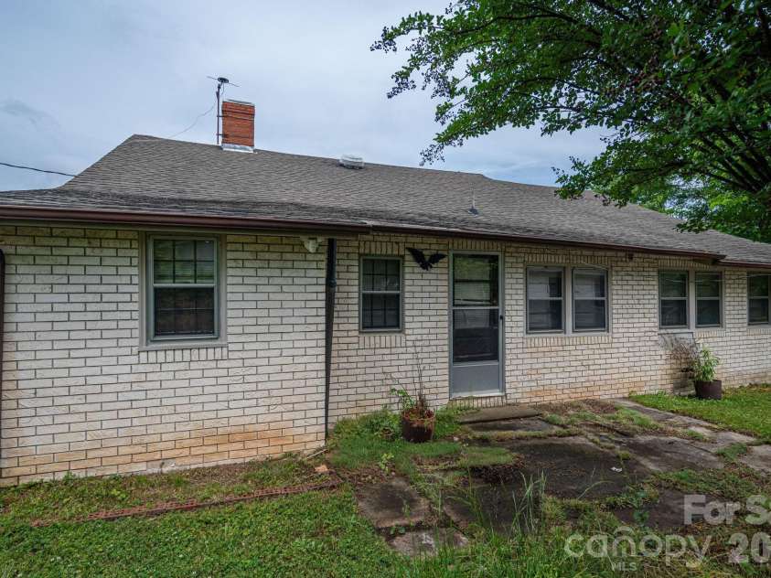 101 Huss Avenue, Cherryville, NC 28021.  MLS# CAR4378951, YatesRealty ID 21013. 