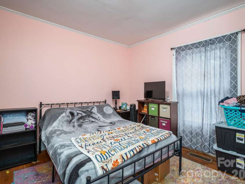 101 Huss Avenue, Cherryville, NC 28021.  MLS# CAR4378951, YatesRealty ID 21013. Bedroom 1