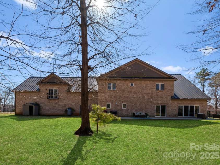 16455 Harbor View Road, Charlotte, NC 28278.  MLS# CAR4233006, YatesRealty ID 21013. Back of the home 1