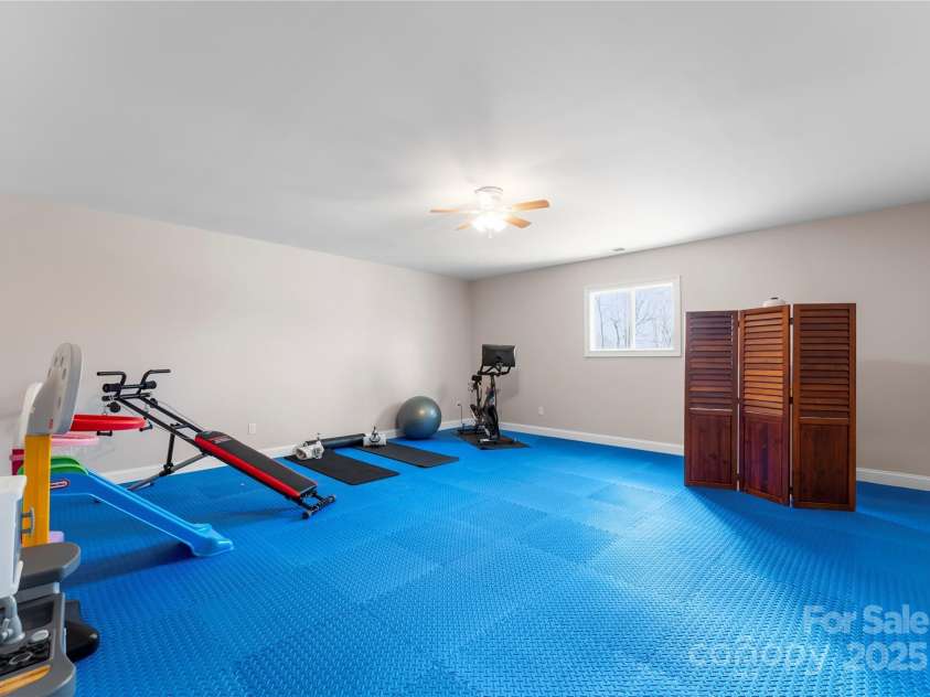 16455 Harbor View Road, Charlotte, NC 28278.  MLS# CAR4233006, YatesRealty ID 21013. Fitness/Rec Room