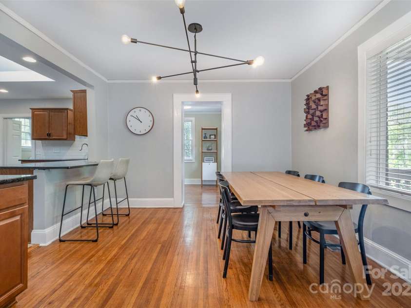 2017 Wood Dale Terrace, Charlotte, NC 28203.  MLS# CAR4238972, YatesRealty ID 21014. 