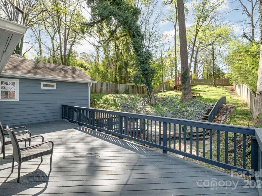 2017 Wood Dale Terrace, Charlotte, NC 28203.  MLS# CAR4238972, YatesRealty ID 21014. 