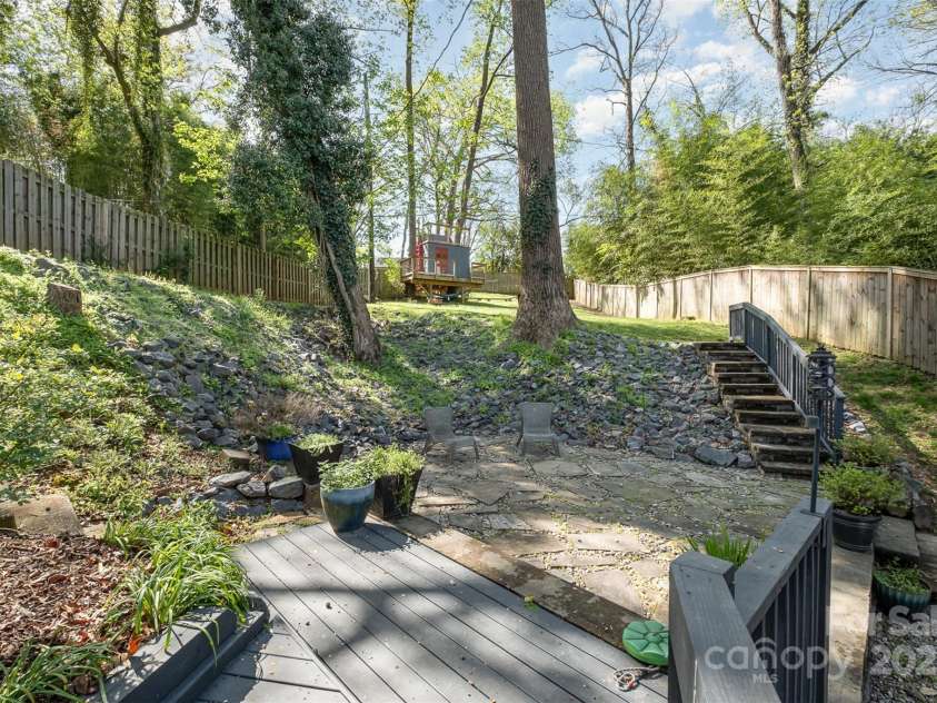 2017 Wood Dale Terrace, Charlotte, NC 28203.  MLS# CAR4238972, YatesRealty ID 21014. 