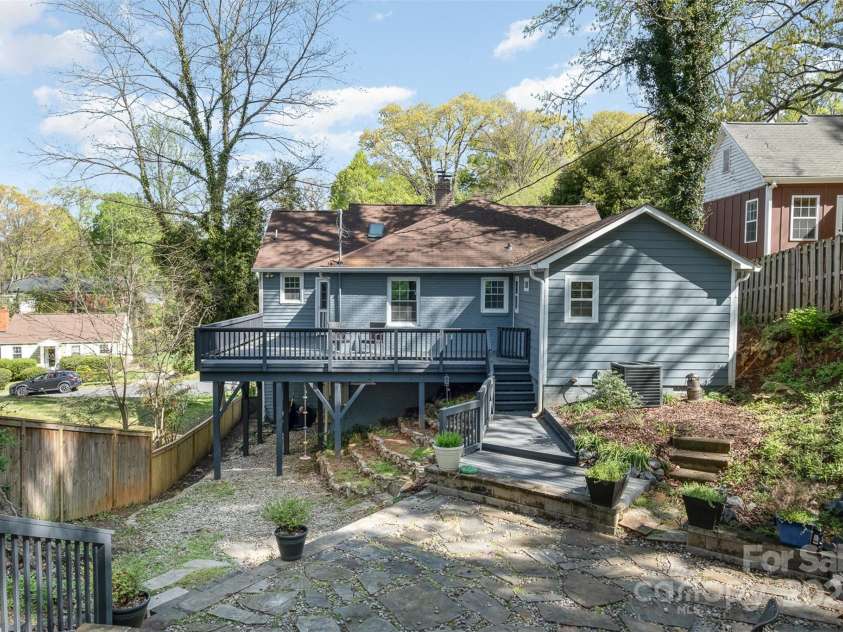 2017 Wood Dale Terrace, Charlotte, NC 28203.  MLS# CAR4238972, YatesRealty ID 21014. 