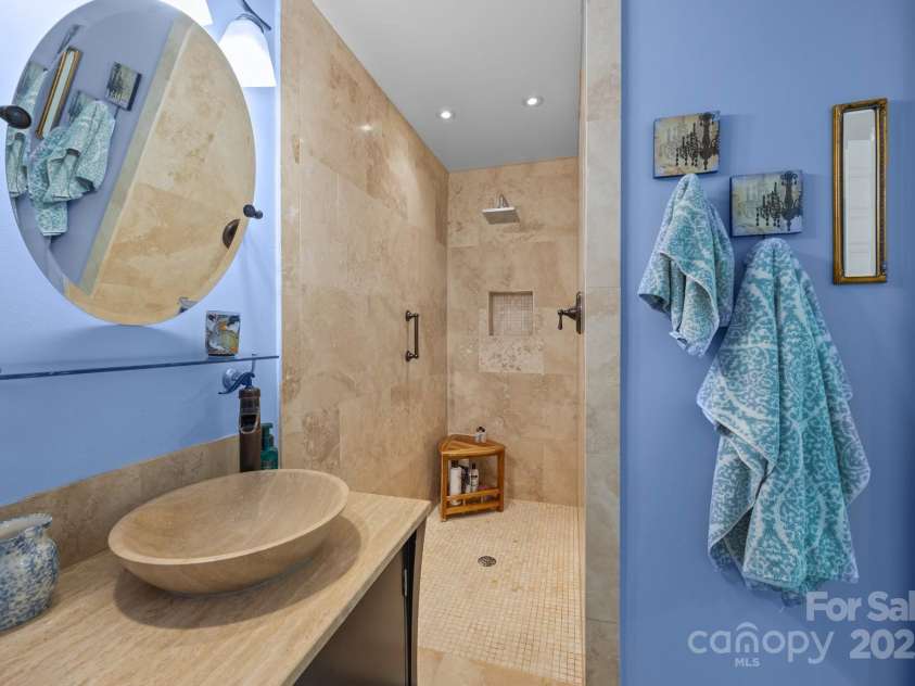 10308 Garrett Grigg Road, Charlotte, NC 28262.  MLS# CAR4243831, YatesRealty ID 21015. Level 1 Bathroom