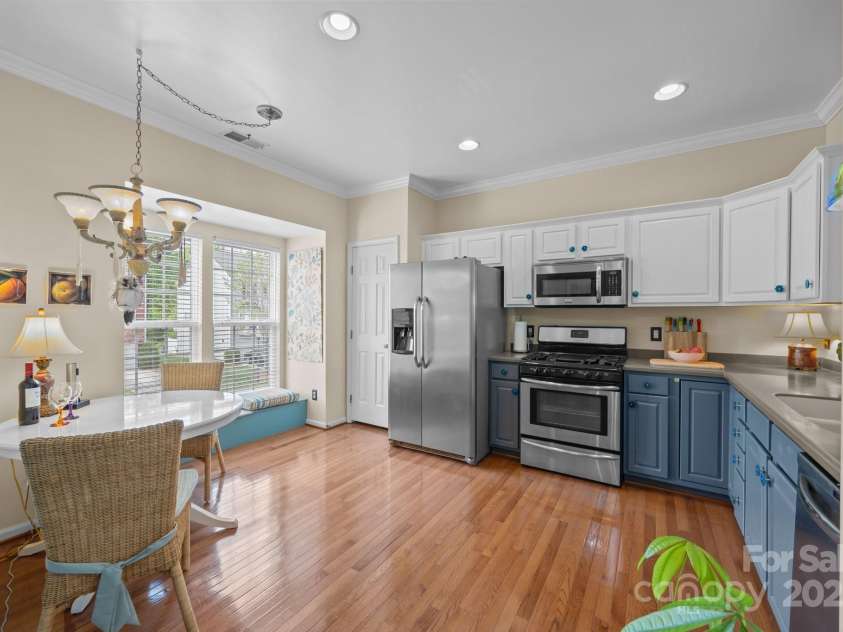 10308 Garrett Grigg Road, Charlotte, NC 28262.  MLS# CAR4243831, YatesRealty ID 21015. Level 2 Kitchen