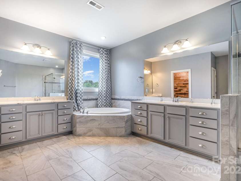 4071 Thames Circle, Fort Mill, SC 29715.  MLS# CAR4287948, YatesRealty ID 21016. 