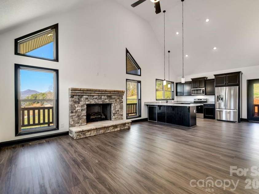 50 Fairview Street, Franklin, NC 28734.  MLS# CAR4378017, YatesRealty ID 21016. 