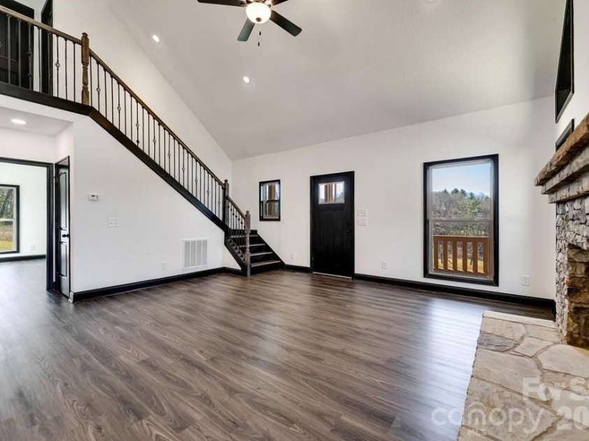 50 Fairview Street, Franklin, NC 28734.  MLS# CAR4378017, YatesRealty ID 21016. 