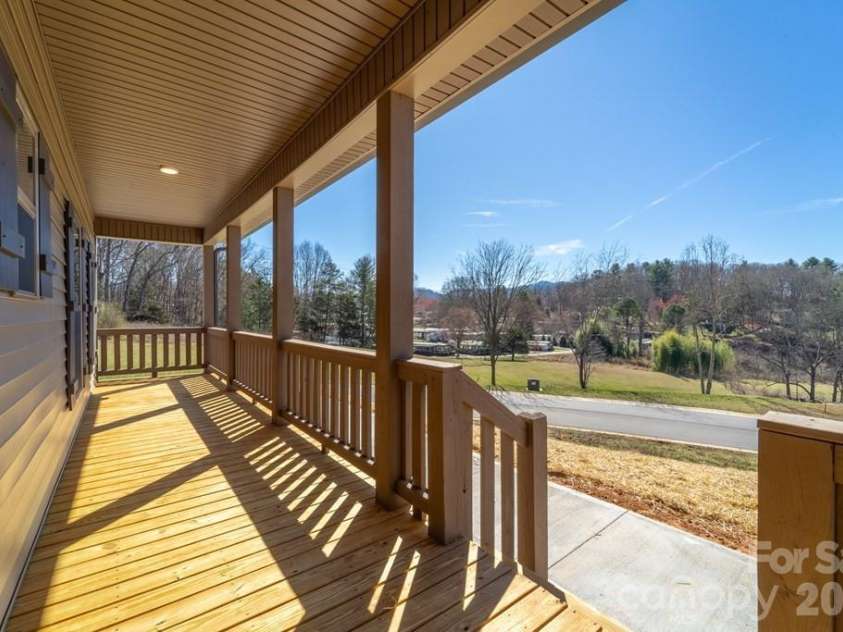 50 Fairview Street, Franklin, NC 28734.  MLS# CAR4378017, YatesRealty ID 21016. 