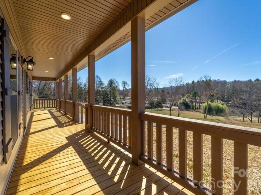 50 Fairview Street, Franklin, NC 28734.  MLS# CAR4378017, YatesRealty ID 21016. 