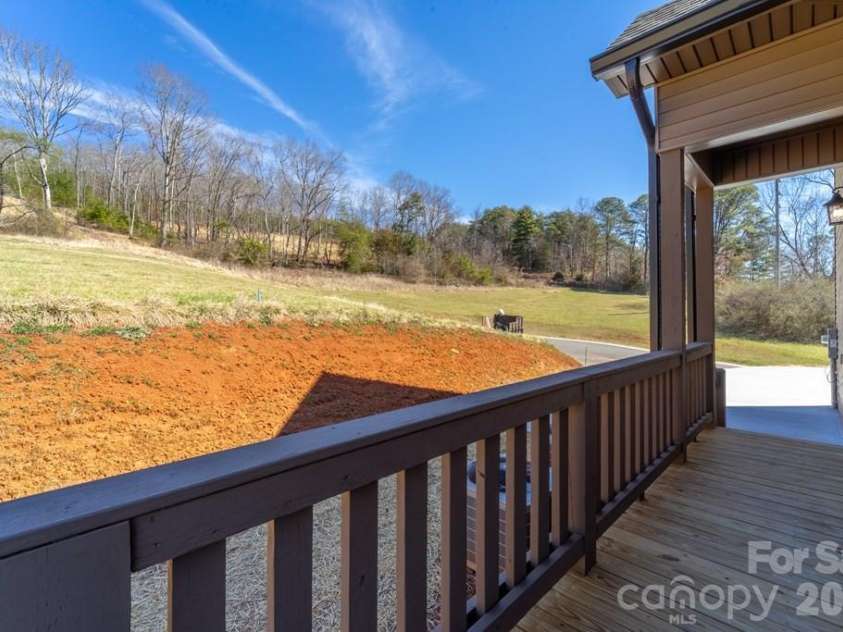 50 Fairview Street, Franklin, NC 28734.  MLS# CAR4378017, YatesRealty ID 21016. 