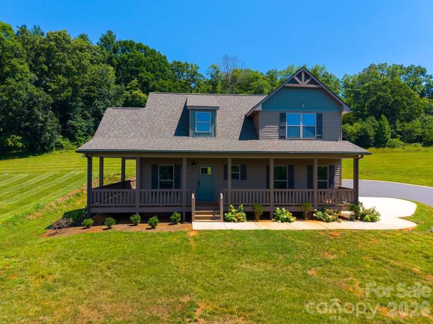 50 Fairview Street, Franklin, NC 28734.  MLS# CAR4378017, YatesRealty ID 21016. 